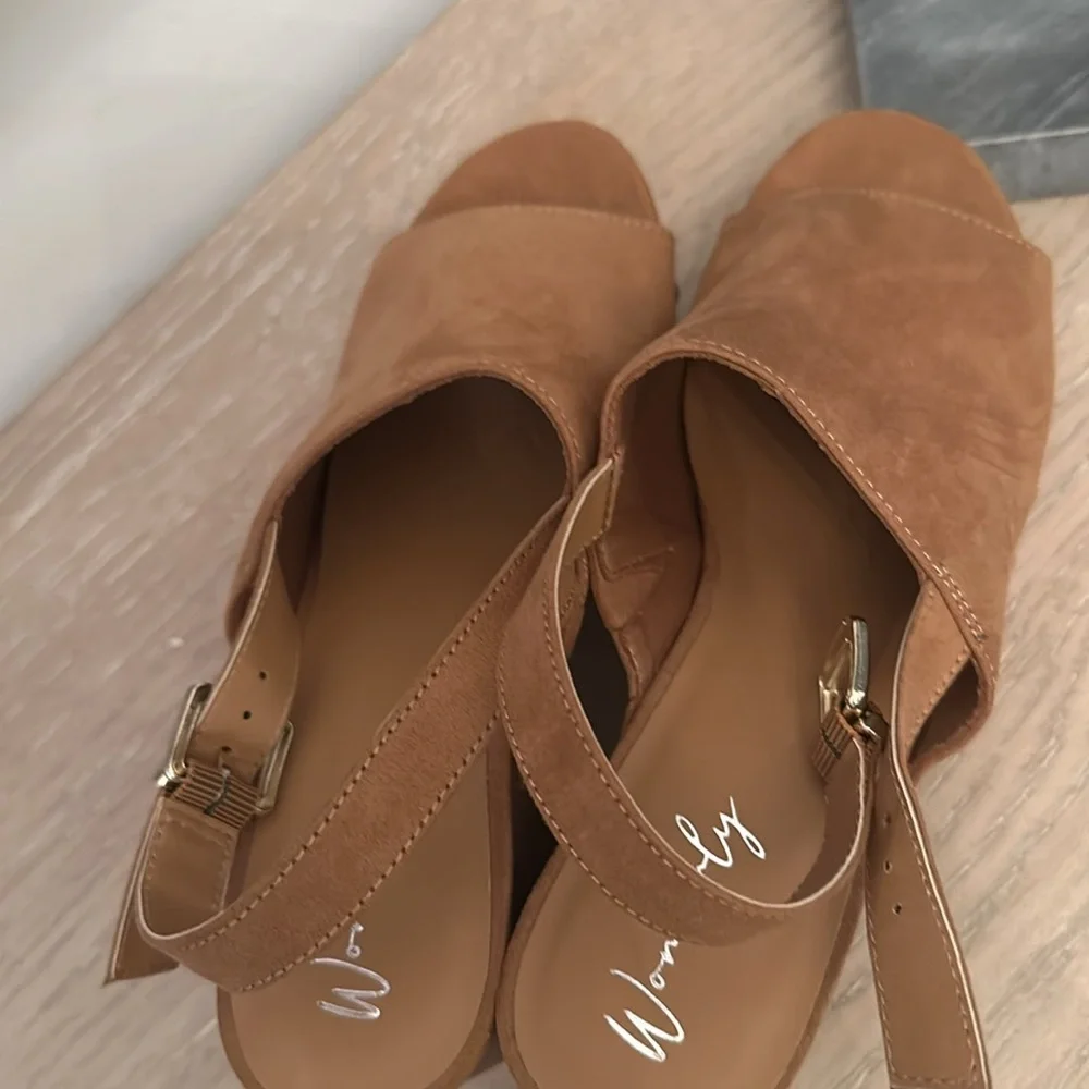 Wonderly - Sandals/Clogs - NWOT - Picture 10 of 12